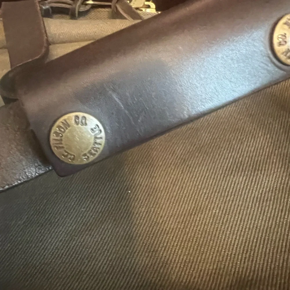 Filson Sportsman Utility Style 266 Bag in Otter Green - Picture 6 of 16